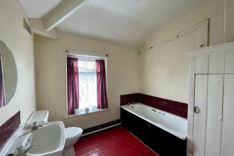 3 bed Semi-Detached House For Auction
