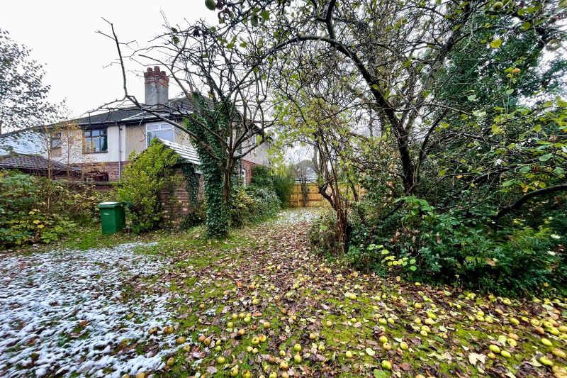 3 bed Semi-Detached House For Auction