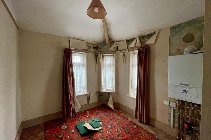 3 bed Semi-Detached House For Auction