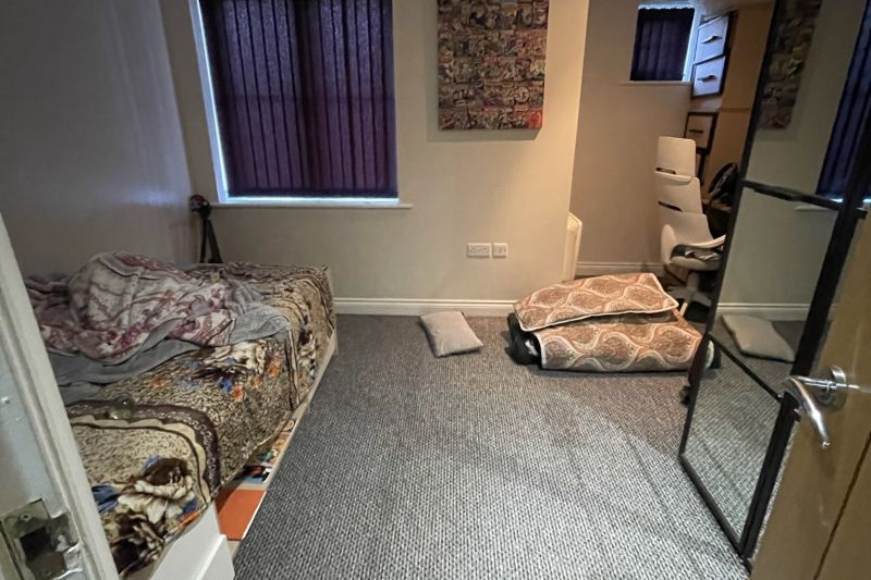 2 bed Flat For Auction