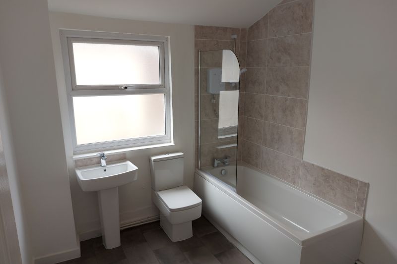 2 bed Terraced House For Auction