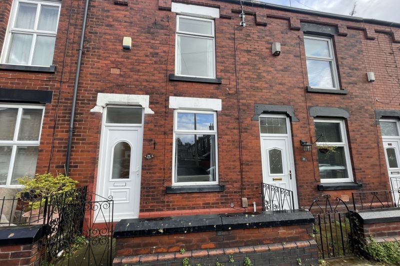 2 bed Terraced House For Auction