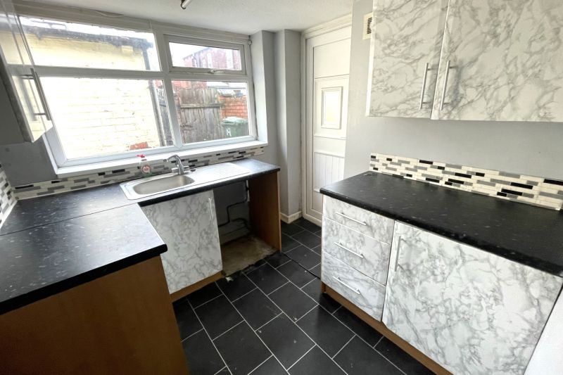 2 bed Terraced House For Auction