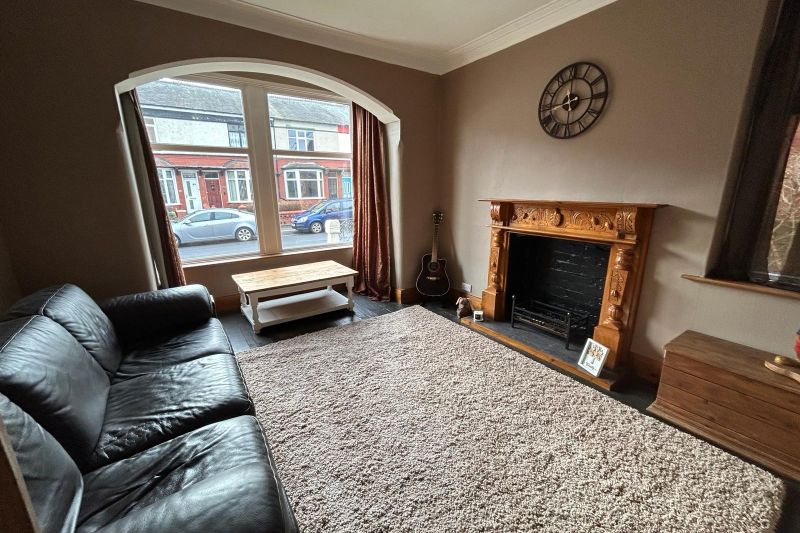 5 bed Semi-Detached House For Auction