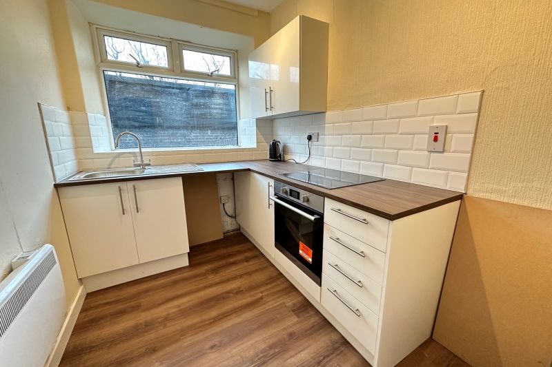 2 bed Flat For Auction