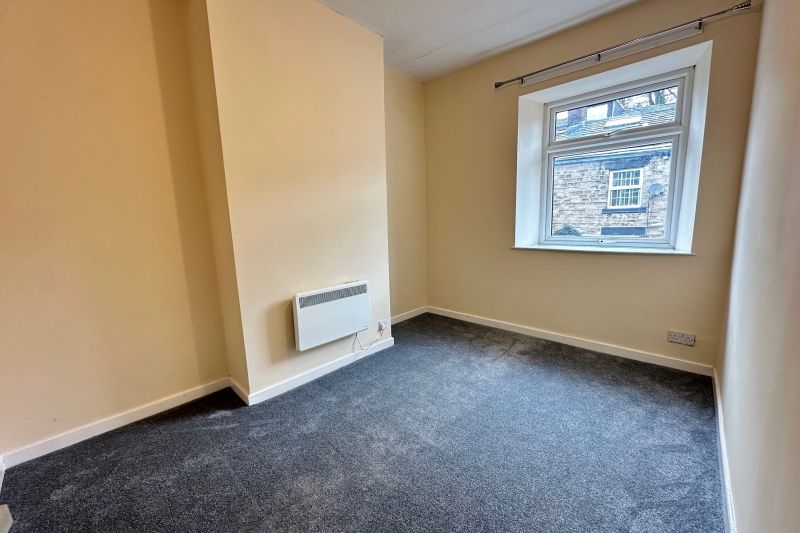 2 bed Flat For Auction