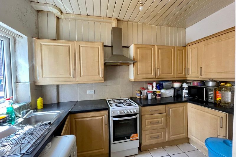 3 bed Terraced House For Auction