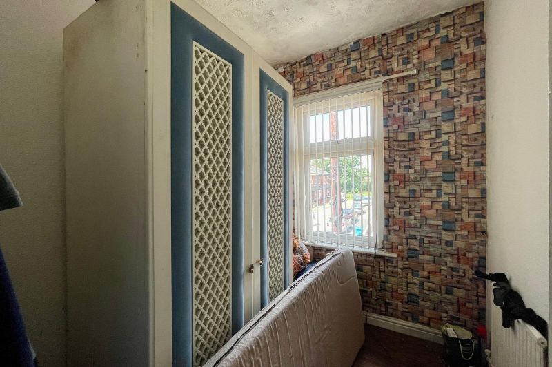 3 bed Terraced House For Auction