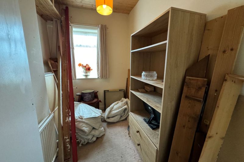 2 bed Terraced House For Auction