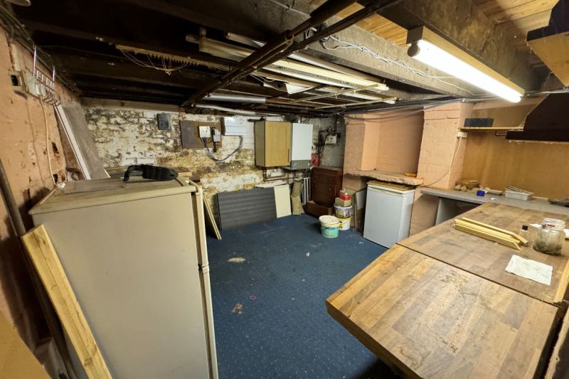 2 bed Terraced House For Auction
