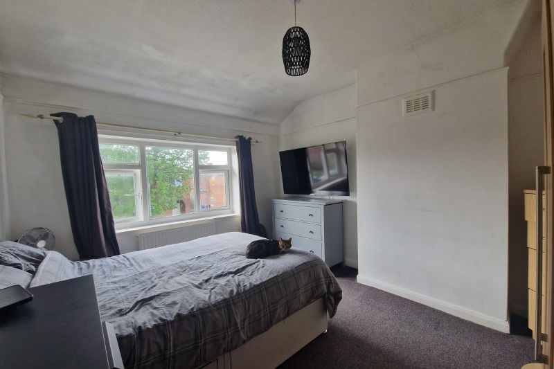 3 bed Semi-Detached House For Auction