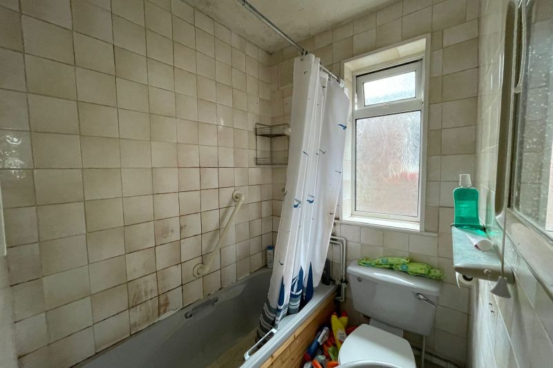 3 bed Semi-Detached House For Auction