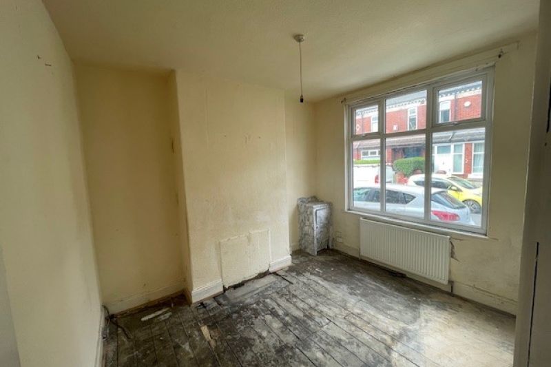 2 bed Terraced House For Auction