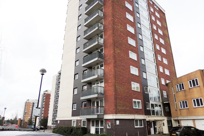 1 bed Apartment For Auction