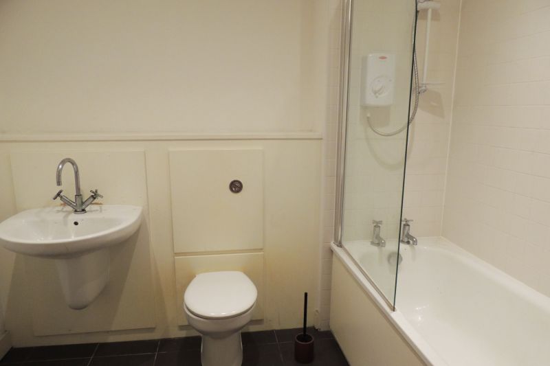 1 bed Apartment For Auction