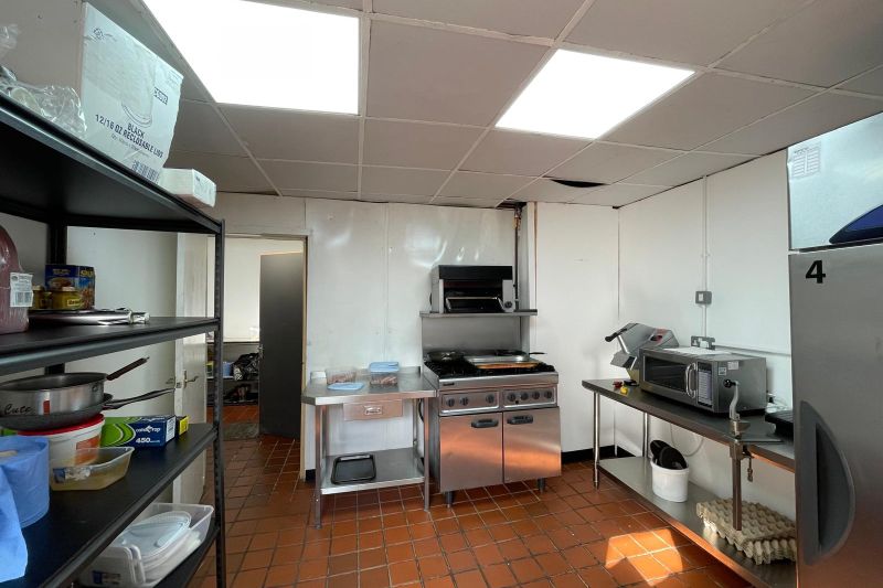1 bed Mixed Use Commercial For Auction