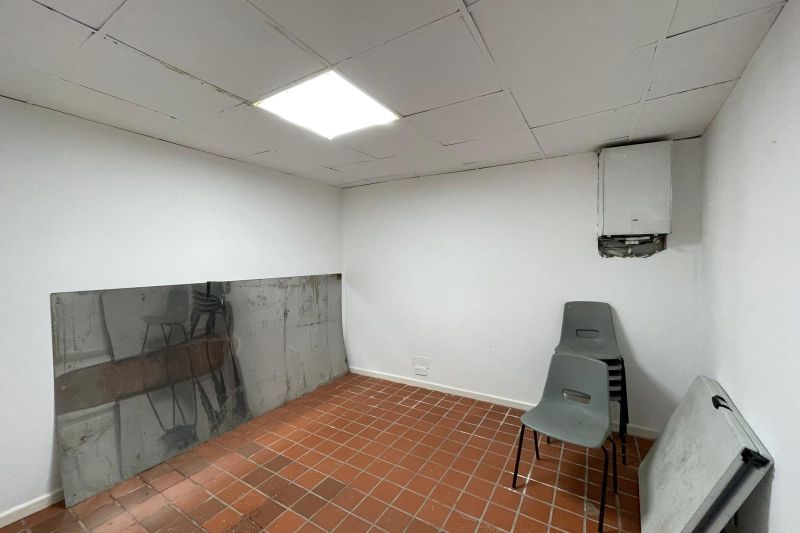 1 bed Mixed Use Commercial For Auction