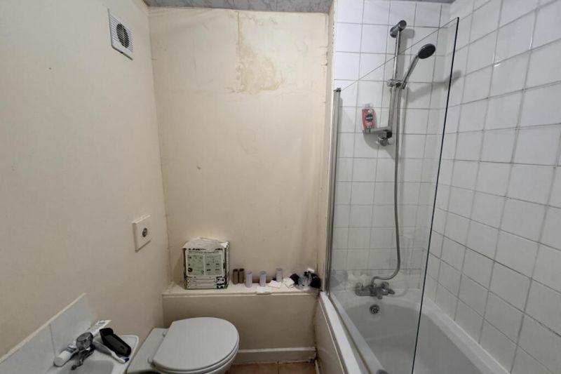 1 bed Apartment For Auction
