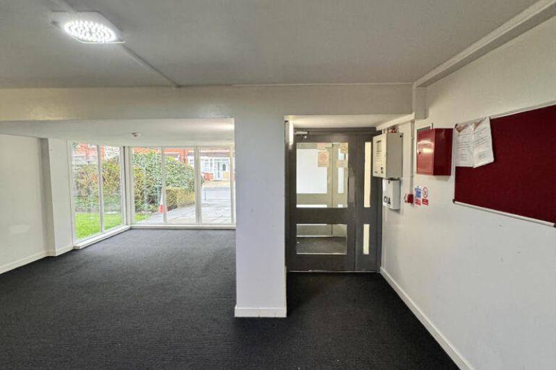 1 bed Apartment For Auction