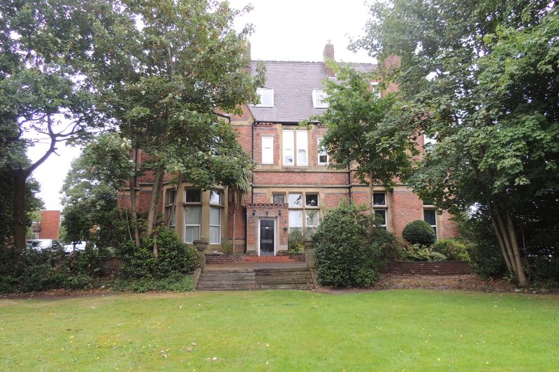 1 bed Apartment For Auction