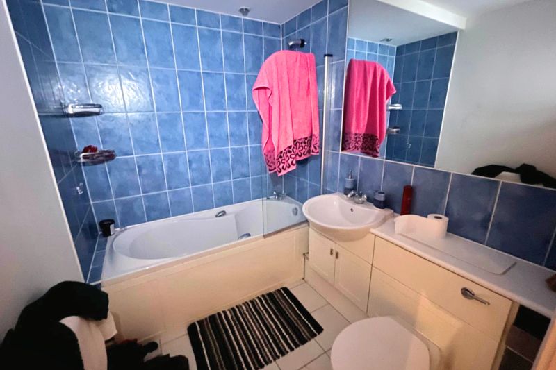 2 bed Apartment For Auction