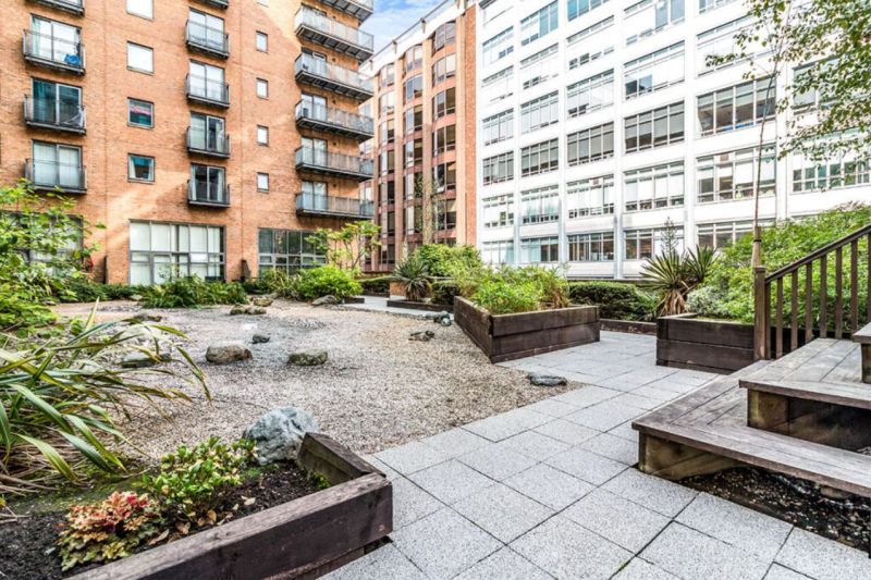 2 bed Apartment For Auction