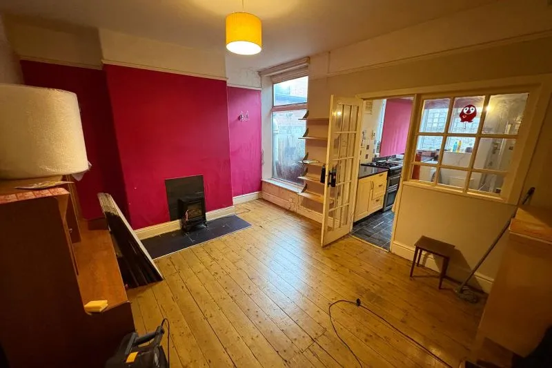 2 bed Terraced House For Auction