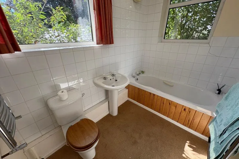 4 bed Detached Bungalow For Auction