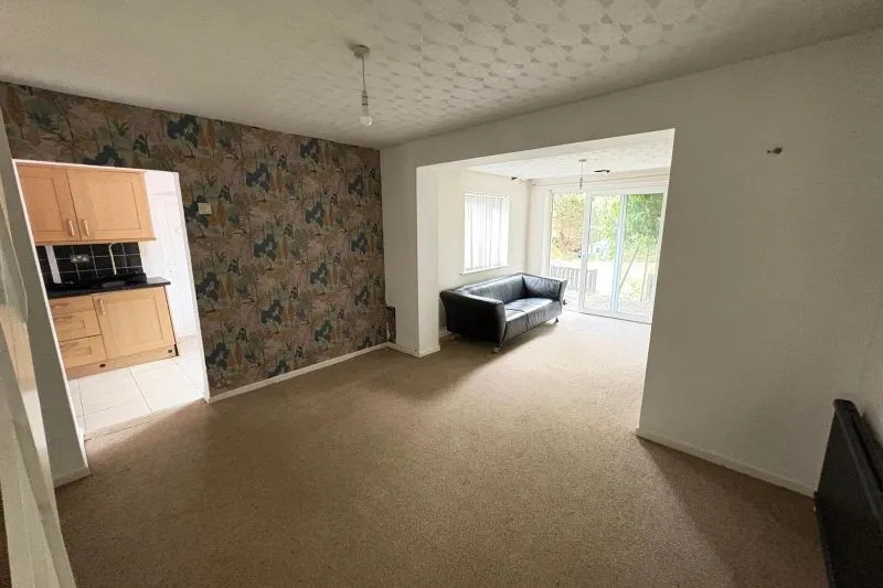 4 bed Semi-Detached House For Auction