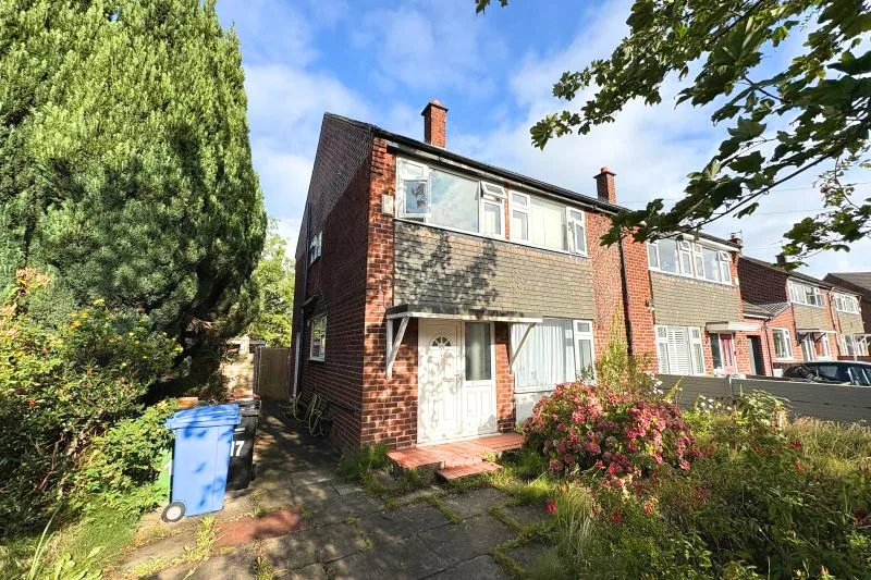 4 bed Semi-Detached House For Auction