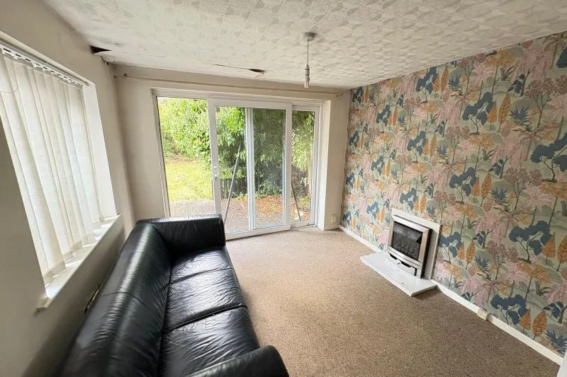 4 bed Semi-Detached House For Auction