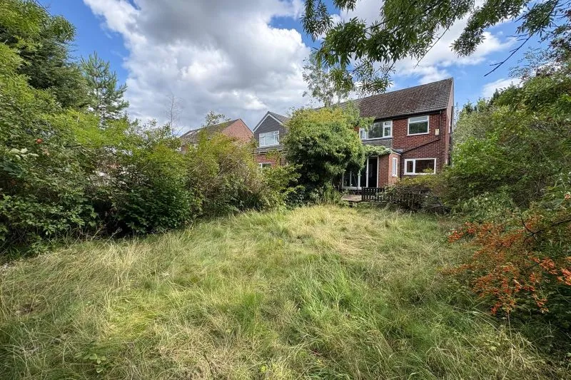 4 bed Semi-Detached House For Auction