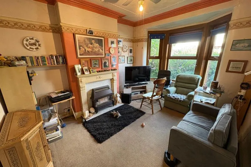 3 bed End Terrace House For Auction