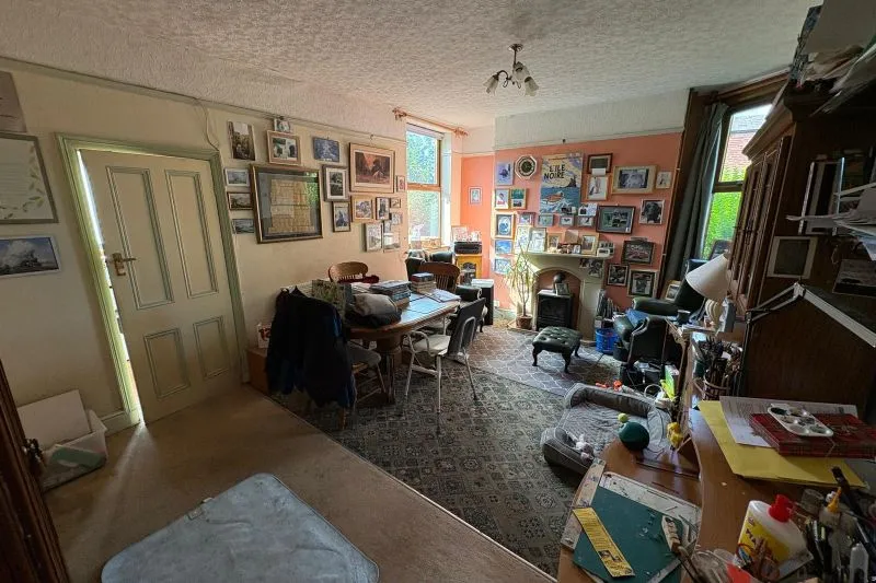 3 bed End Terrace House For Auction