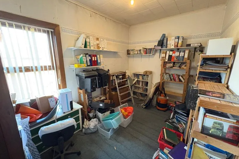 3 bed End Terrace House For Auction