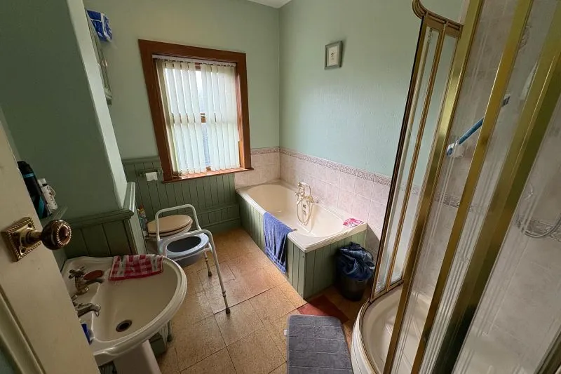3 bed End Terrace House For Auction