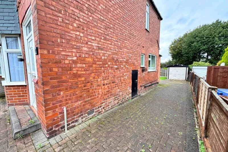 3 bed Semi-Detached House For Auction