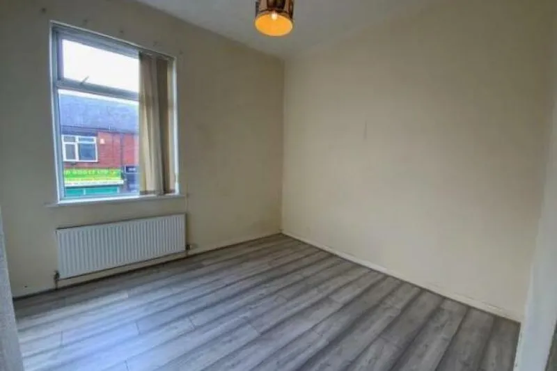 3 bed Terraced House For Auction