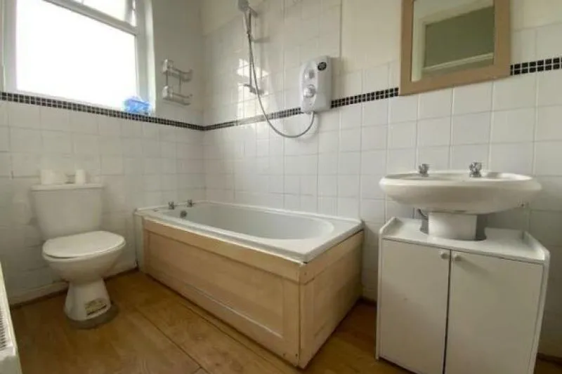 3 bed Terraced House For Auction