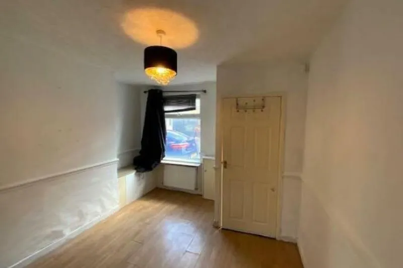 3 bed Terraced House For Auction