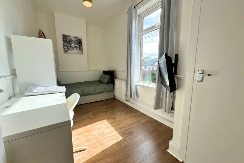 7 bed Detached House For Auction