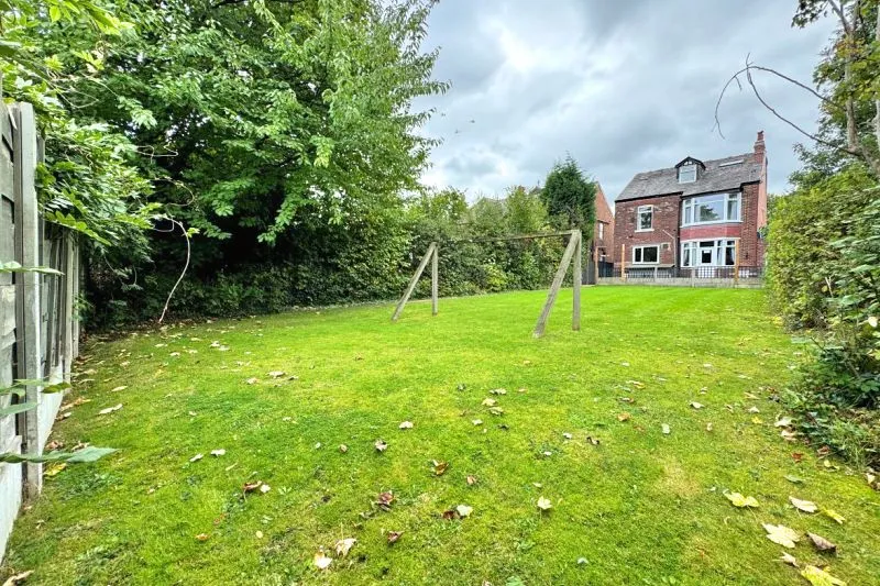 7 bed Detached House For Auction
