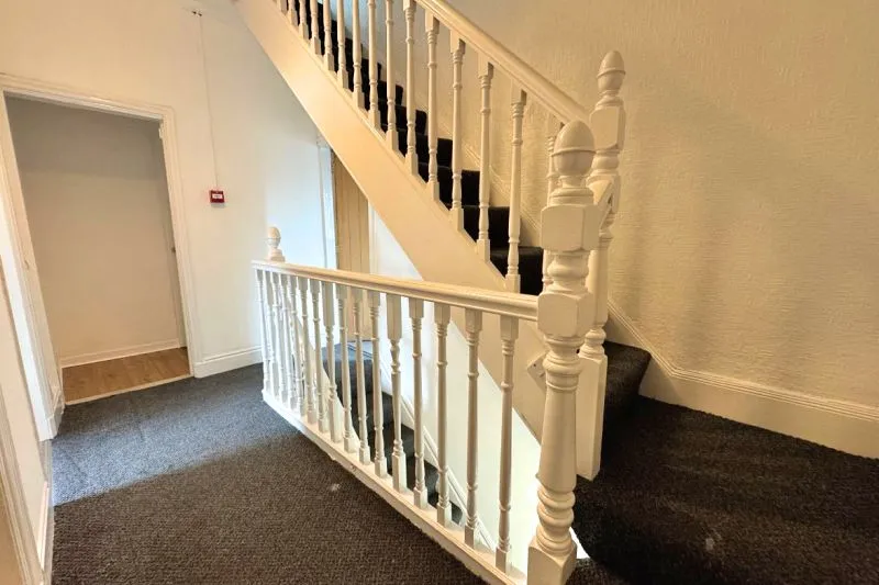 7 bed Detached House For Auction