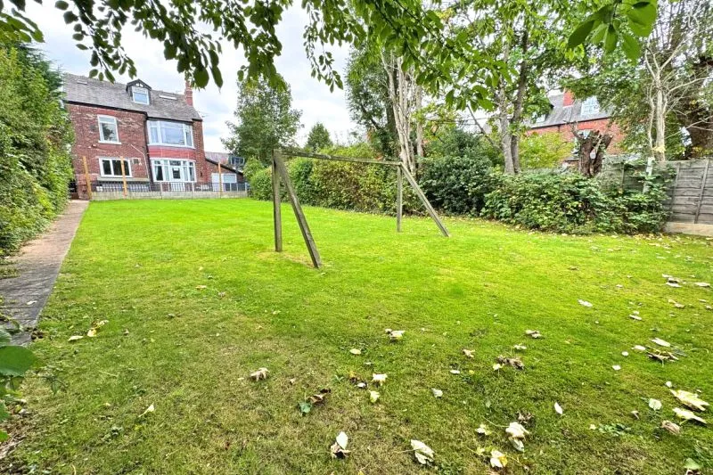 7 bed Detached House For Auction