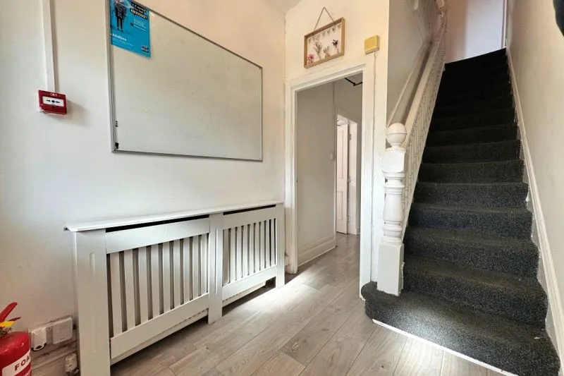 7 bed Detached House For Auction
