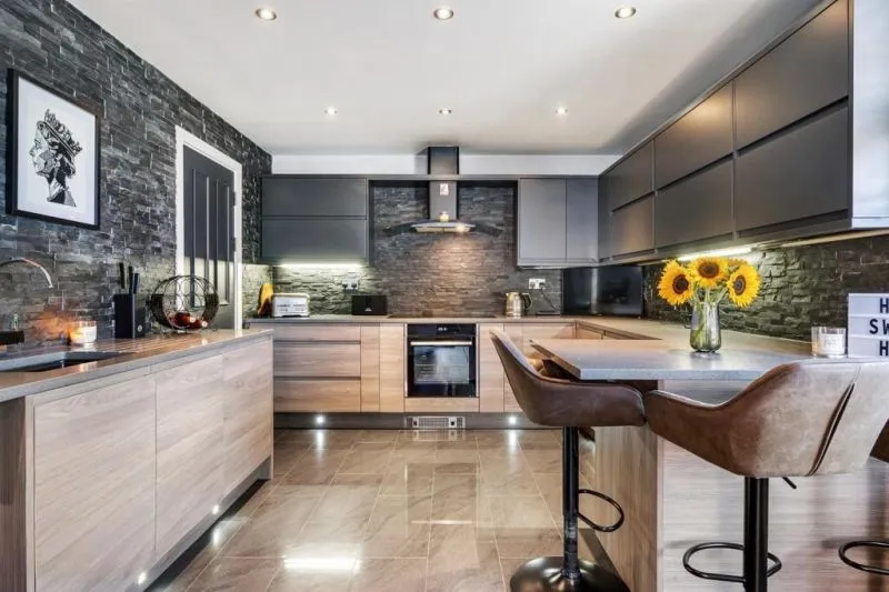 2 bed Apartment For Auction