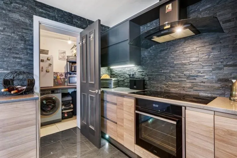2 bed Apartment For Auction