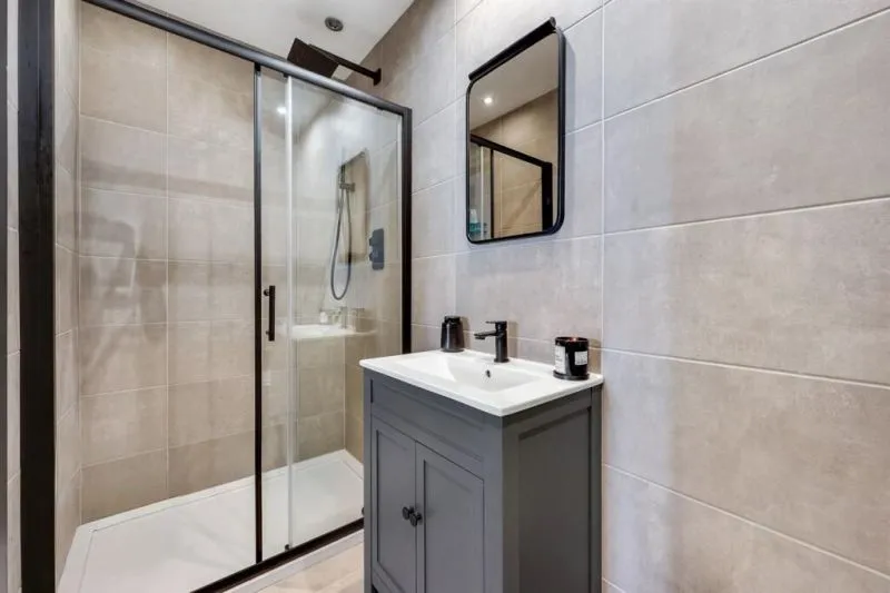 2 bed Apartment For Auction