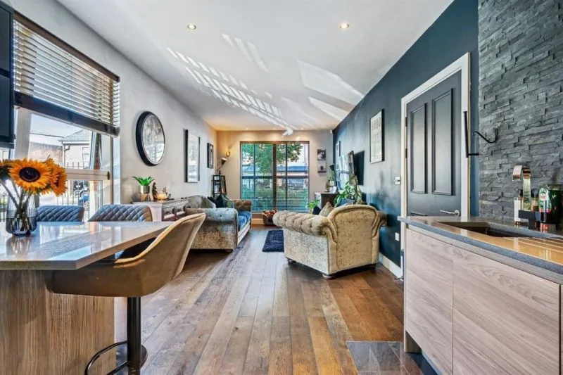 2 bed Apartment For Auction