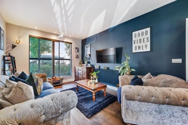 2 bed Apartment For Auction